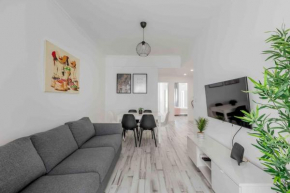 Lovely 3-bedroom condo w/ free parking on premises